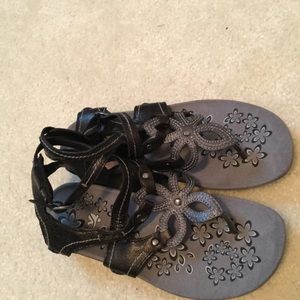 Cushy strapy sandals Size 8 Black